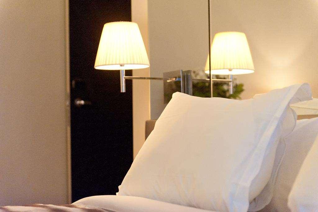 Le César Hôtel Provins Habitación foto